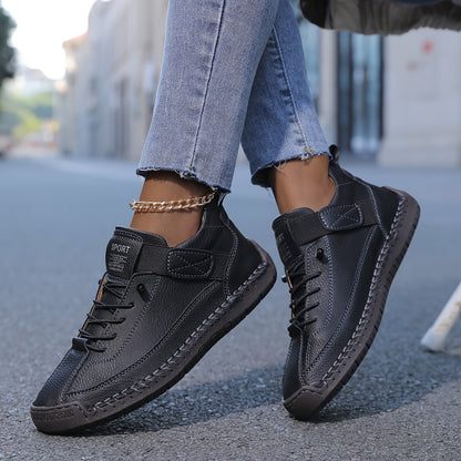 Women's Low Cut Sneakers – Lace-Up Padded Collar